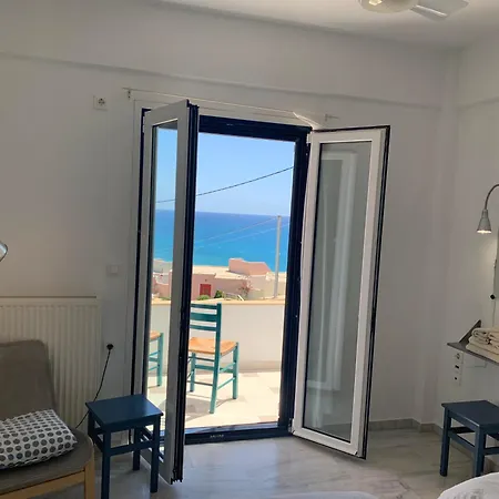 شقة Aliki